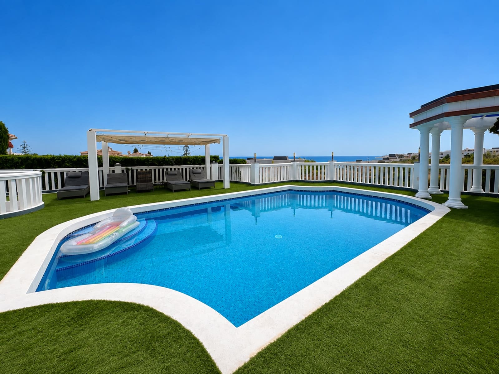 6 quarto Moradia para venda em Mijas Costa com piscina garagem - 1 450 000 € (Ref: 9904651)
