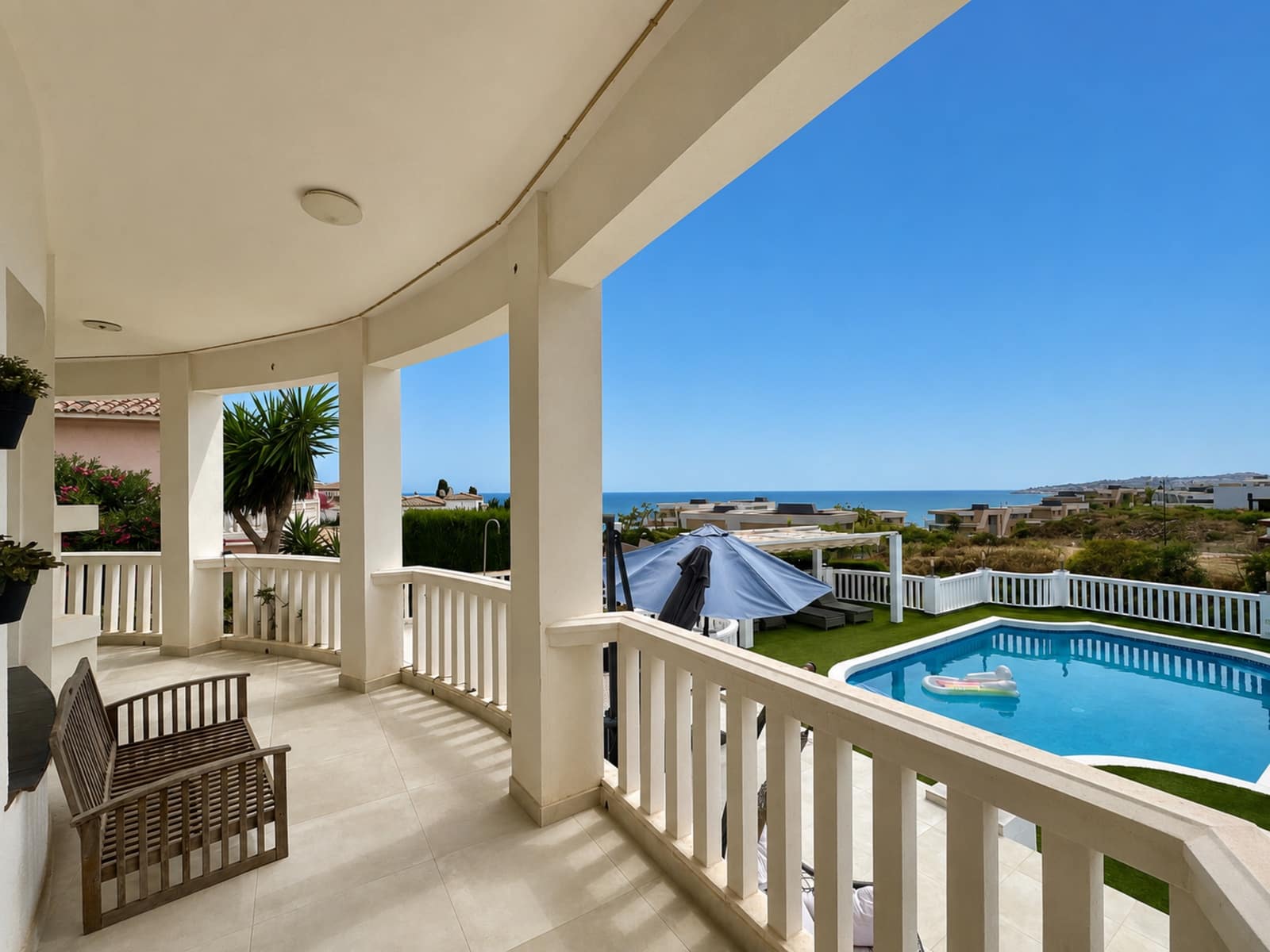 6 quarto Moradia para venda em Mijas Costa com piscina garagem - 1 450 000 € (Ref: 9904651)