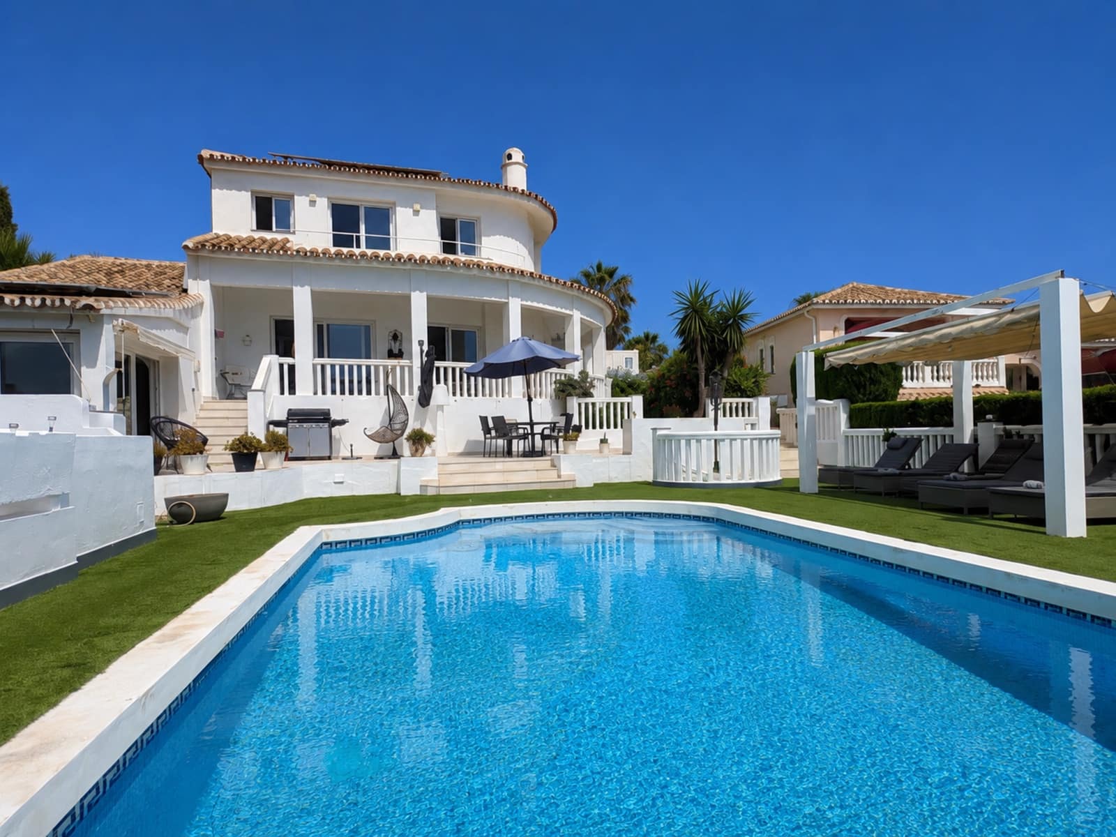 6 quarto Moradia para venda em Mijas Costa com piscina garagem - 1 450 000 € (Ref: 9904651)