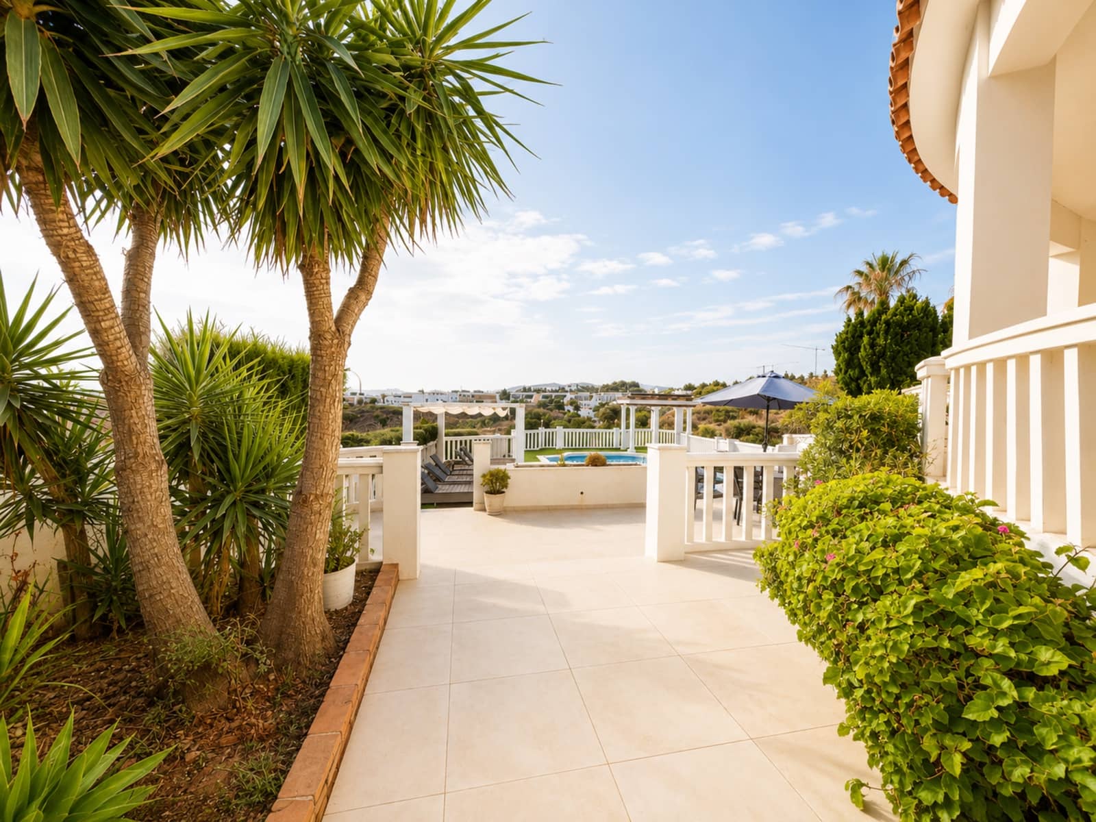 6 quarto Moradia para venda em Mijas Costa com piscina garagem - 1 450 000 € (Ref: 9904651)