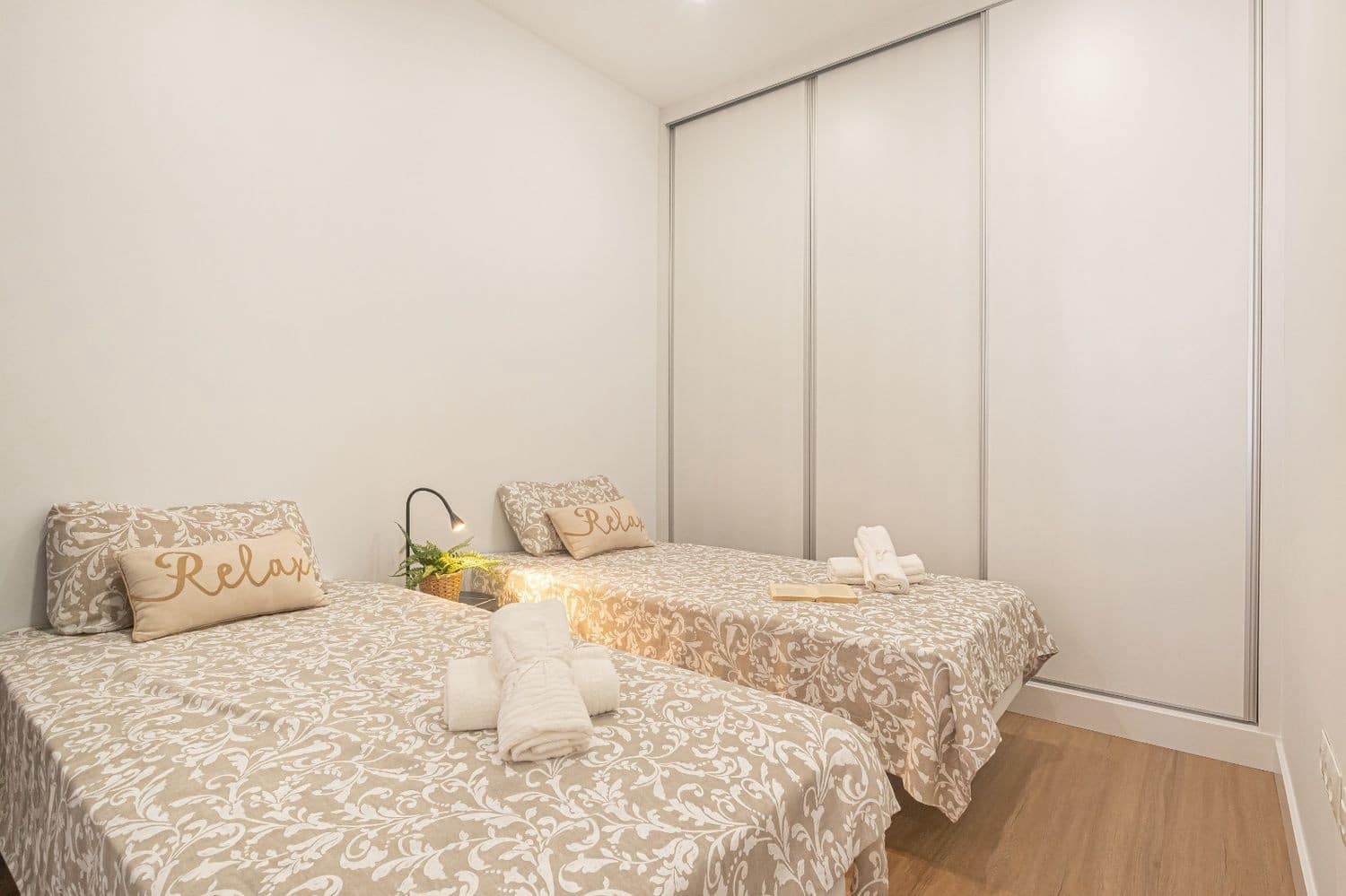2 sypialnia Apartament na sprzedaż w Calahonda z basenem garażem - 250 000 € (Ref: 9913237)