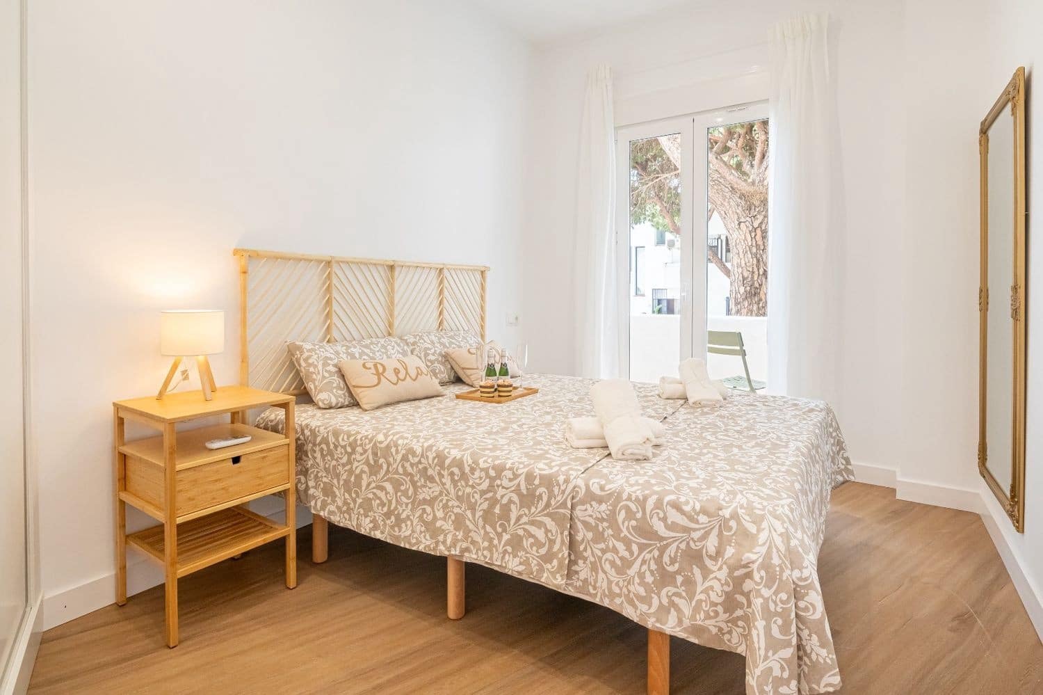 2 sypialnia Apartament na sprzedaż w Calahonda z basenem garażem - 250 000 € (Ref: 9913237)