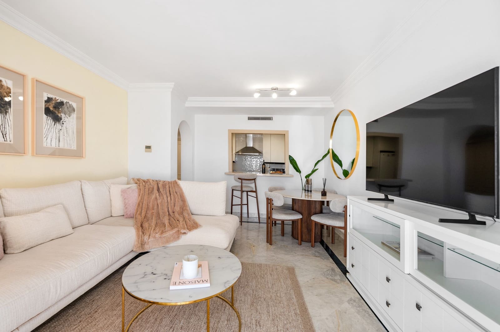2 bedroom Apartment for sale in Marbella with pool garage - € 876,750 (Ref: 9916960)