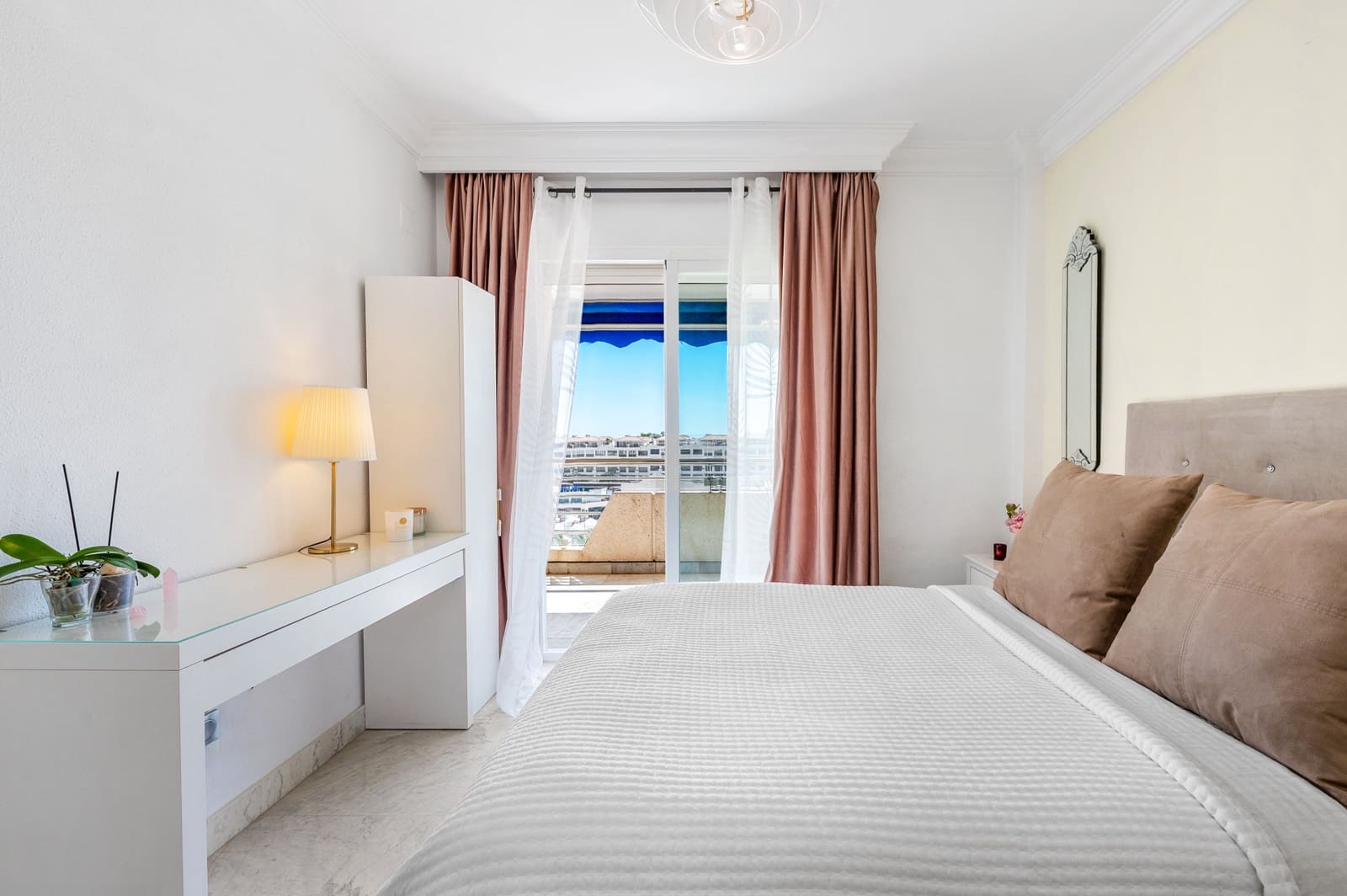 2 bedroom Apartment for sale in Marbella with pool garage - € 876,750 (Ref: 9916960)