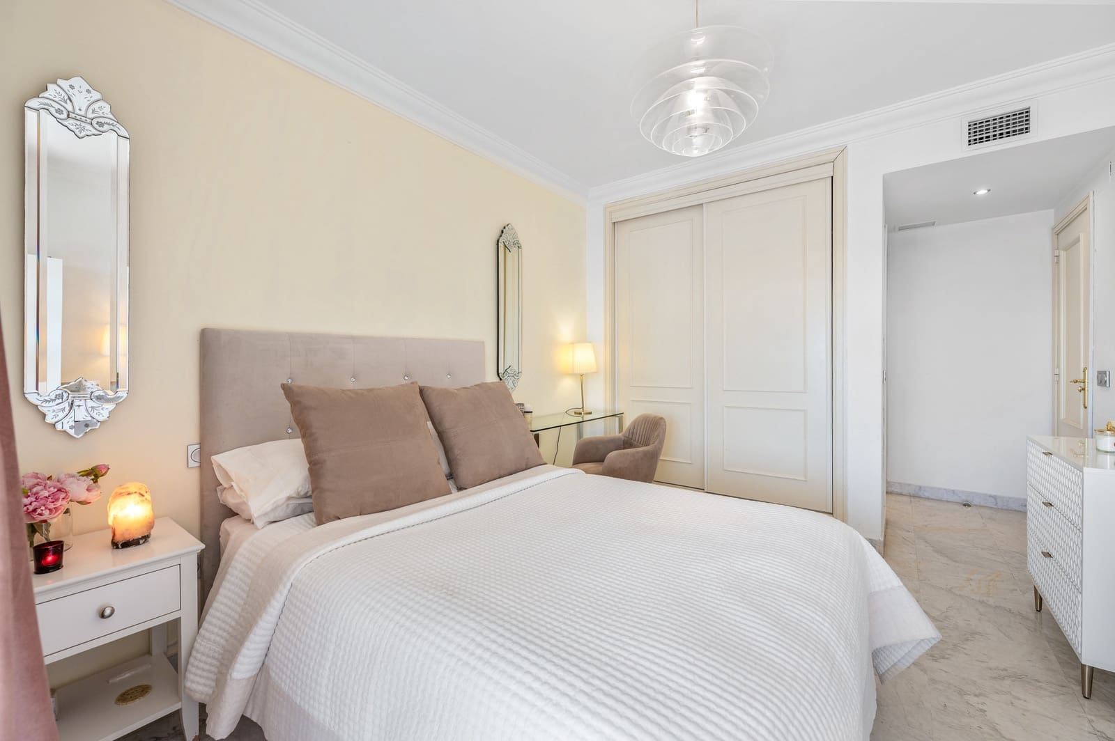2 bedroom Apartment for sale in Marbella with pool garage - € 876,750 (Ref: 9916960)