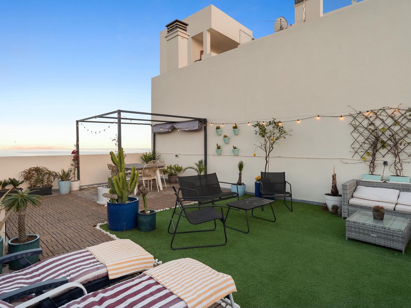 2 soverom Penthouse til salgs i Torrequebrada med svømmebasseng garasje - € 419 000 (Ref: 9924655)