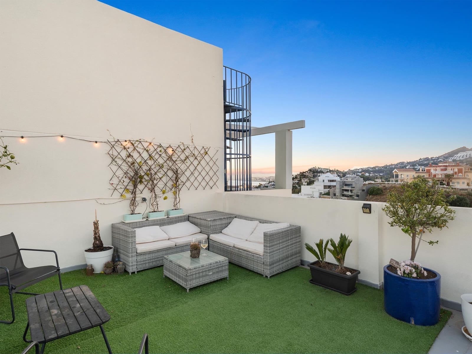 2 soverom Penthouse til salgs i Torrequebrada med svømmebasseng garasje - € 419 000 (Ref: 9924655)