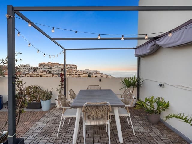 2 makuuhuone Kattohuoneisto myytävänä paikassa Torrequebrada, Benalmádena mukana uima-altaan 
autotalli - 414 000 € (Ref: 9924655)