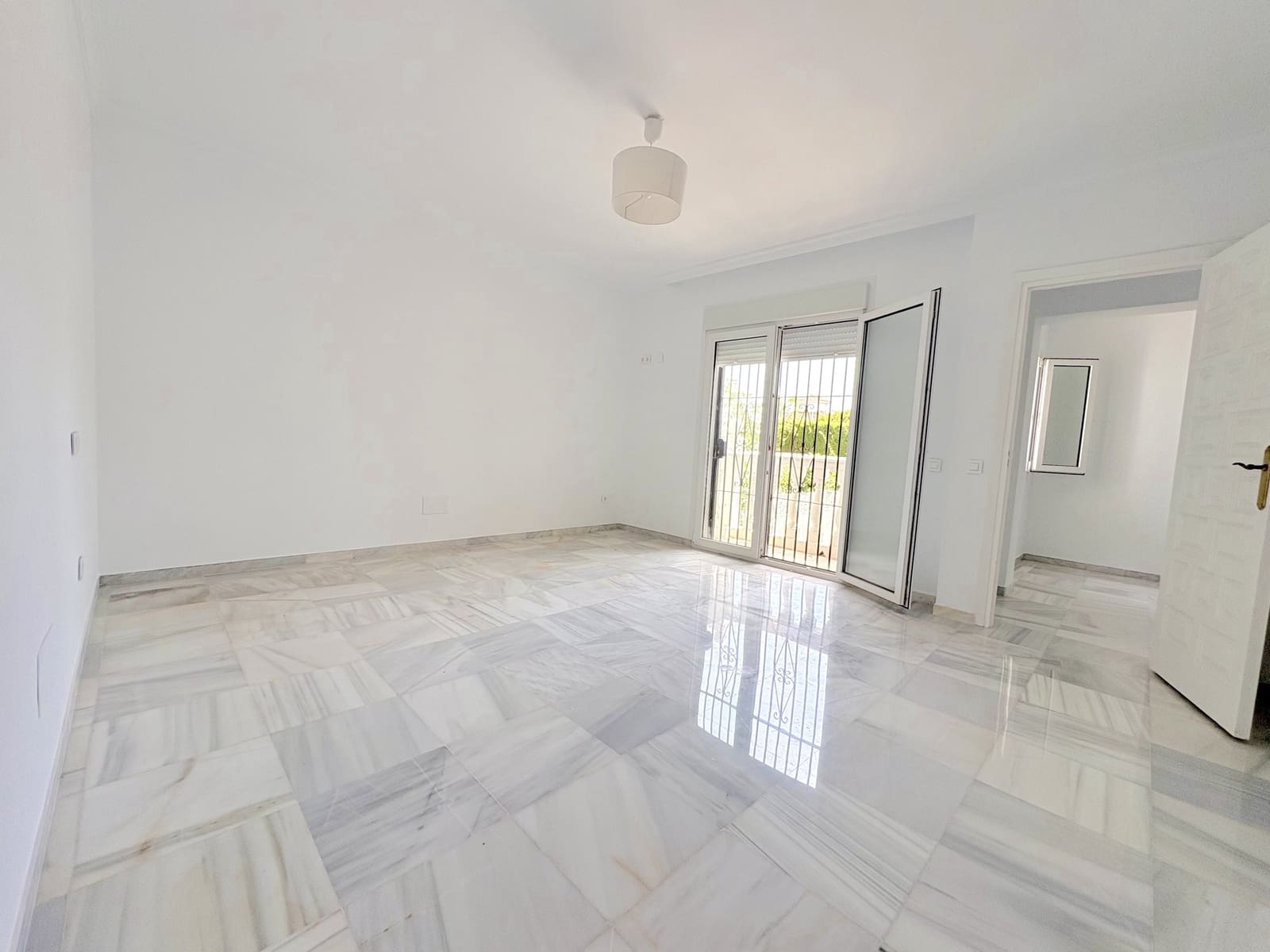 9 soverom Villa til salgs i Mijas Costa med svømmebasseng garasje - € 1 695 000 (Ref: 9924657)