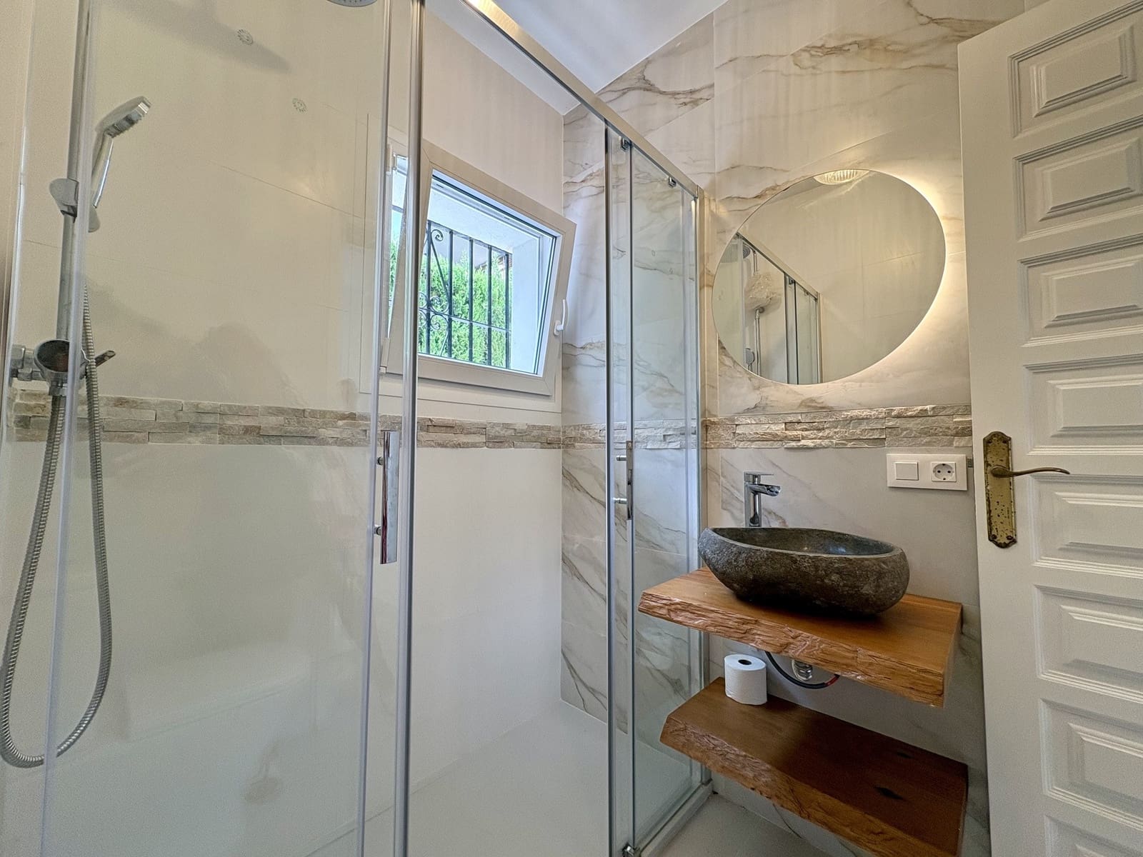 9 soverom Villa til salgs i Mijas Costa med svømmebasseng garasje - € 1 695 000 (Ref: 9924657)