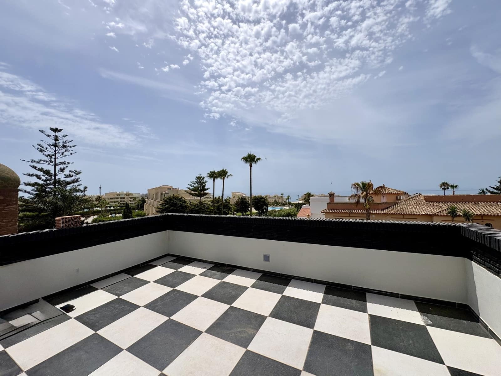9 soverom Villa til salgs i Mijas Costa med svømmebasseng garasje - € 1 695 000 (Ref: 9924657)