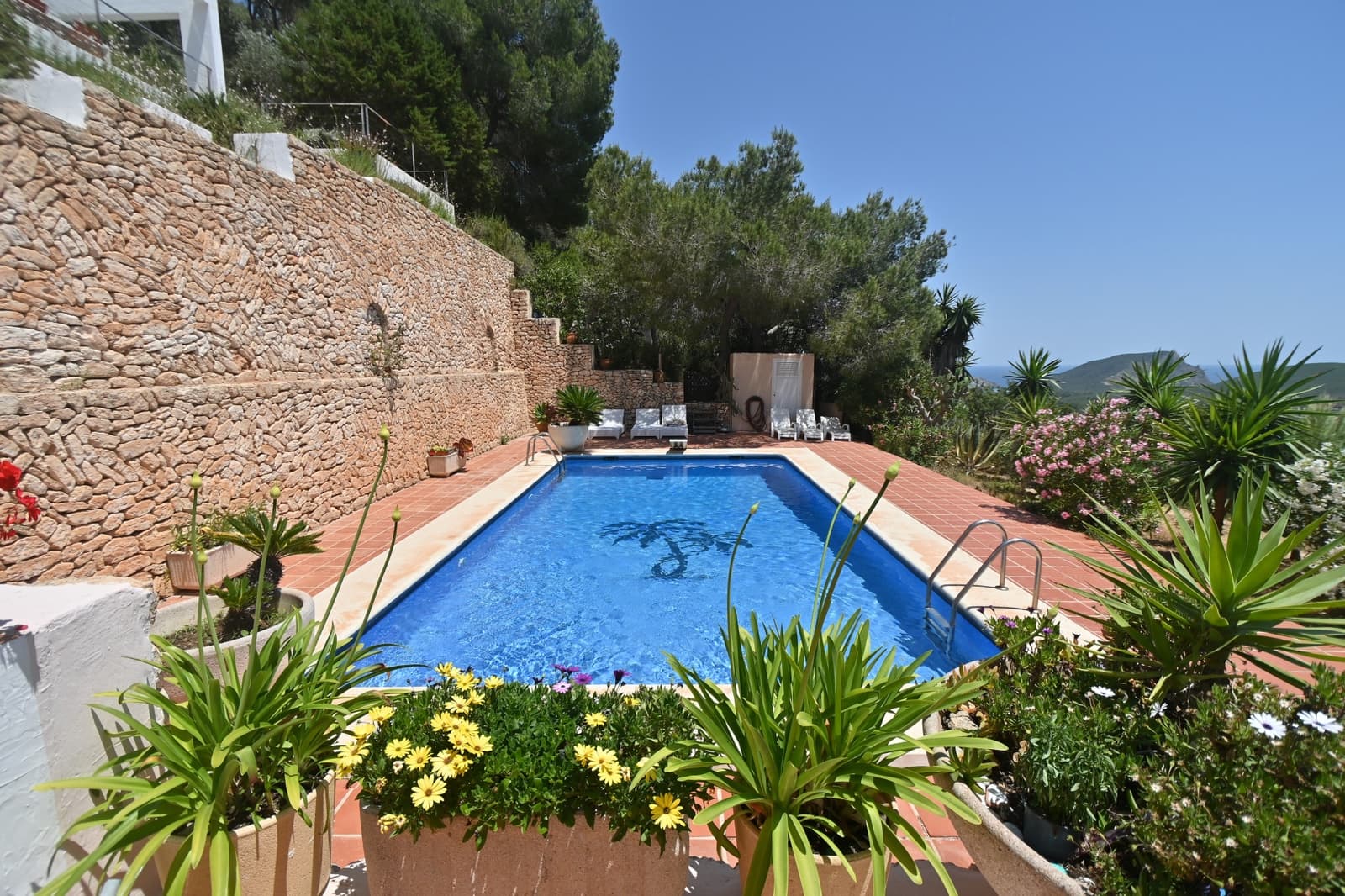 3 soveværelse Byhus til salg i Santa Eulalia / Santa Eularia med swimmingpool garage - € 1.850.000 (Ref: 9927500)