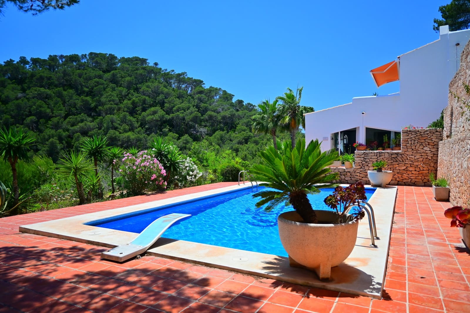 3 soveværelse Byhus til salg i Santa Eulalia / Santa Eularia med swimmingpool garage - € 1.850.000 (Ref: 9927500)