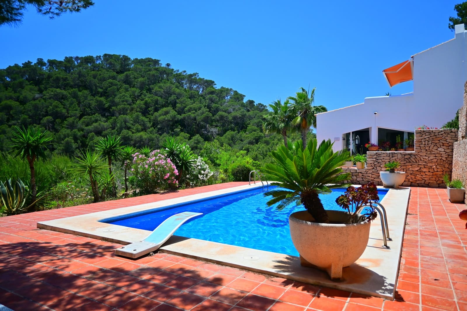 3 soveværelse Byhus til salg i Santa Eulalia / Santa Eularia med swimmingpool garage - € 1.850.000 (Ref: 9927500)
