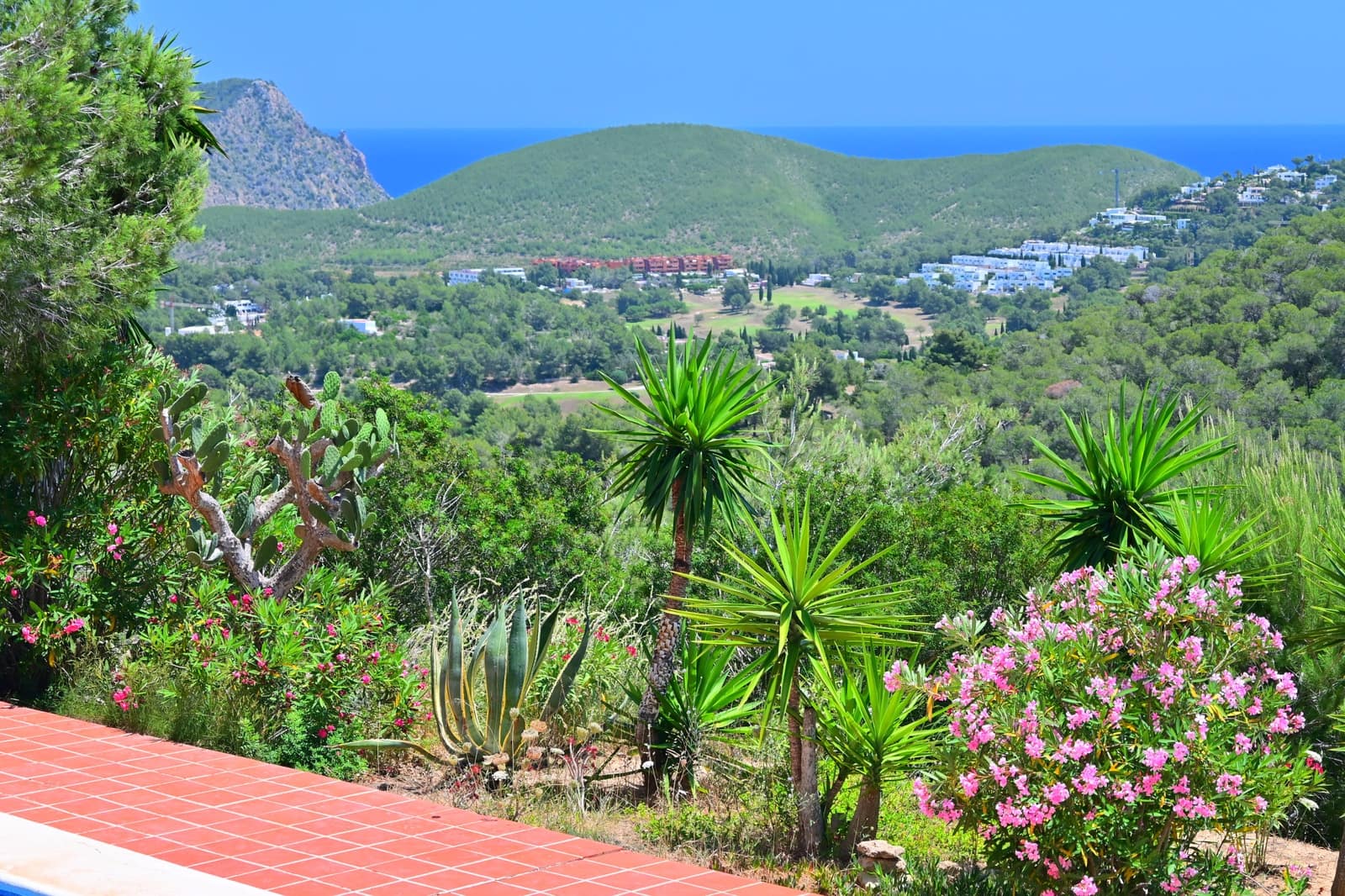 3 soveværelse Byhus til salg i Santa Eulalia / Santa Eularia med swimmingpool garage - € 1.850.000 (Ref: 9927500)