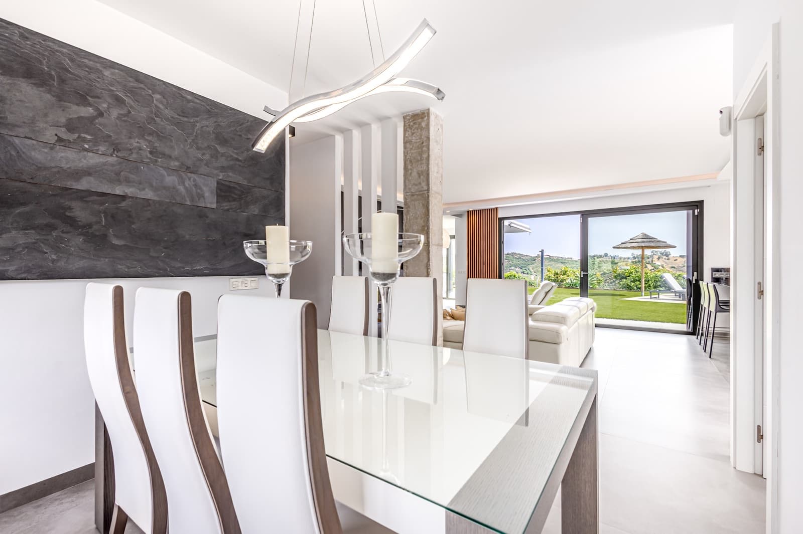 3 soveværelse Villa til salg i Alhaurin el Grande med swimmingpool garage - € 895.000 (Ref: 9934279)