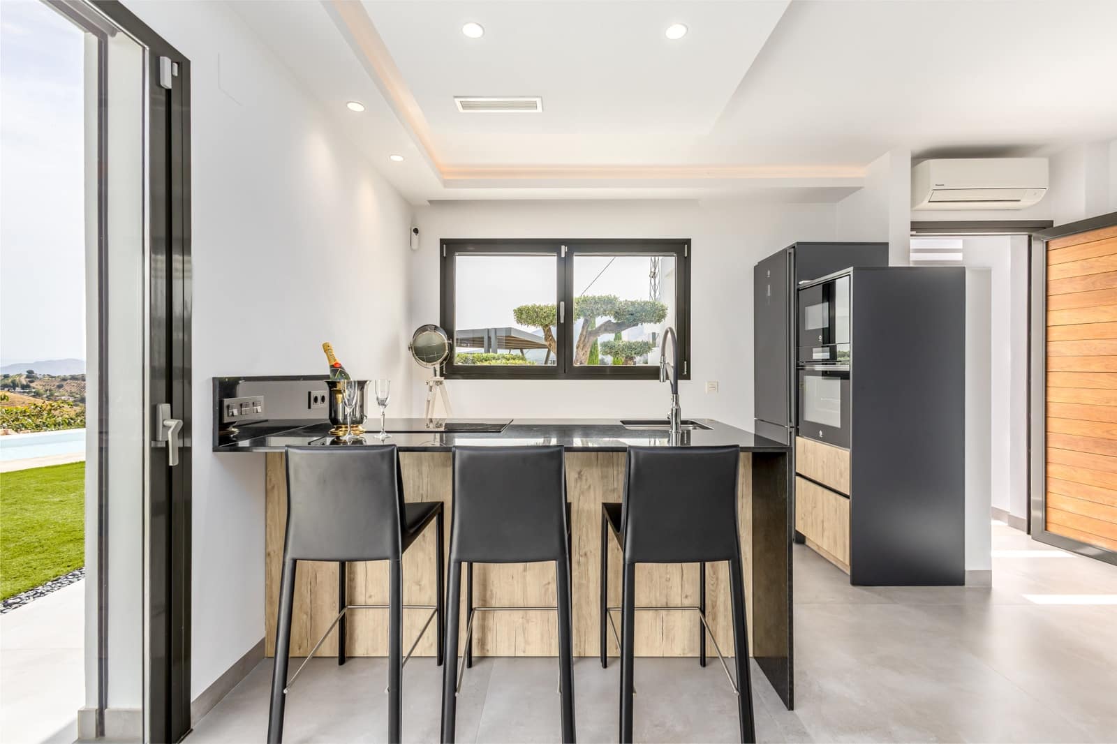 3 soveværelse Villa til salg i Alhaurin el Grande med swimmingpool garage - € 895.000 (Ref: 9934279)