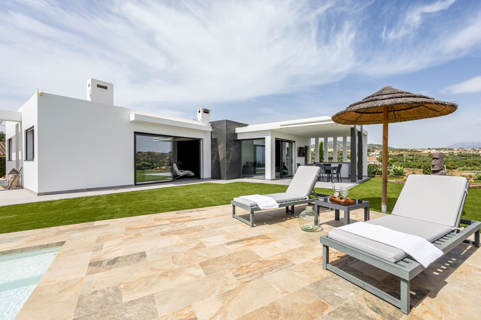 3 soveværelse Villa til salg i Alhaurin el Grande med swimmingpool garage - € 895.000 (Ref: 9934279)