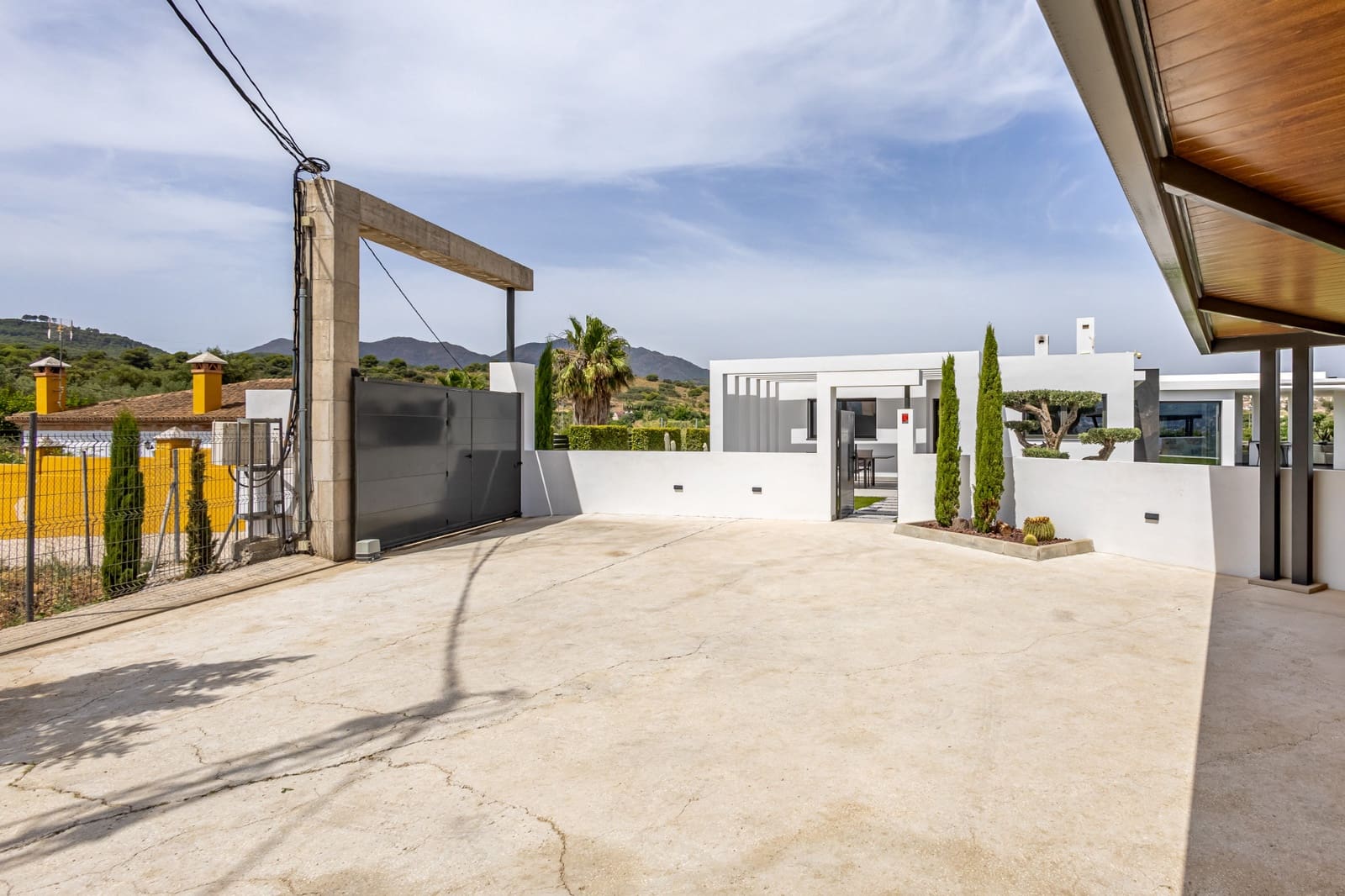 3 soveværelse Villa til salg i Alhaurin el Grande med swimmingpool garage - € 895.000 (Ref: 9934279)