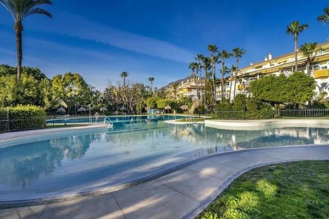 2 chambre Appartement à vendre à Marbella avec piscine garage - 515 000 € (Ref: 9940035)