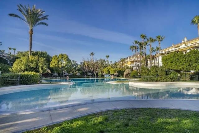 2 chambre Appartement à vendre à Marbella avec piscine garage - 515 000 € (Ref: 9940035)
