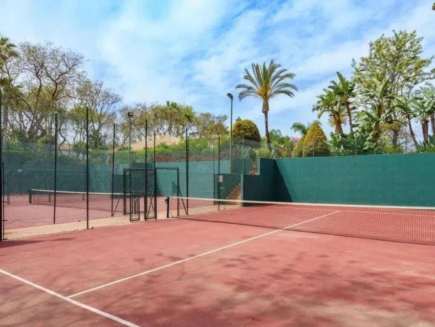 2 chambre Appartement à vendre à Marbella avec piscine garage - 515 000 € (Ref: 9940035)
