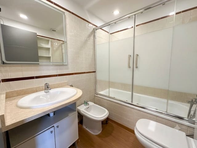3 soveværelse Byhus til salg i Benalmádena med swimmingpool garage - € 649.000 (Ref: 9947983)