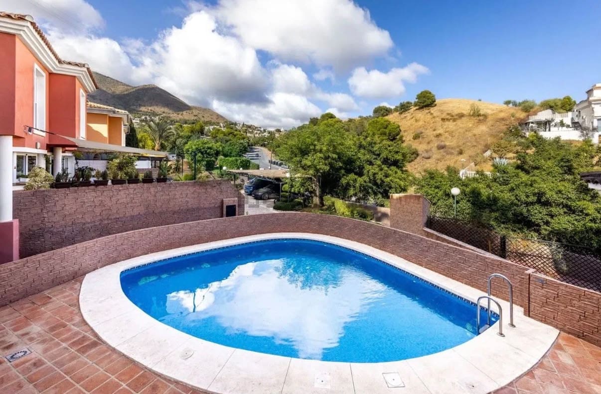 3 Zimmer Haus zu verkaufen in Benalmadena mit Pool Garage - 649.000 € (Ref: 9947983)
