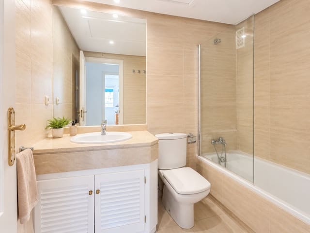 2 soveværelse Lejlighed til salg i Marbella med swimmingpool garage - € 550.000 (Ref: 9949857)