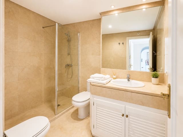2 soveværelse Lejlighed til salg i Marbella med swimmingpool garage - € 550.000 (Ref: 9949857)