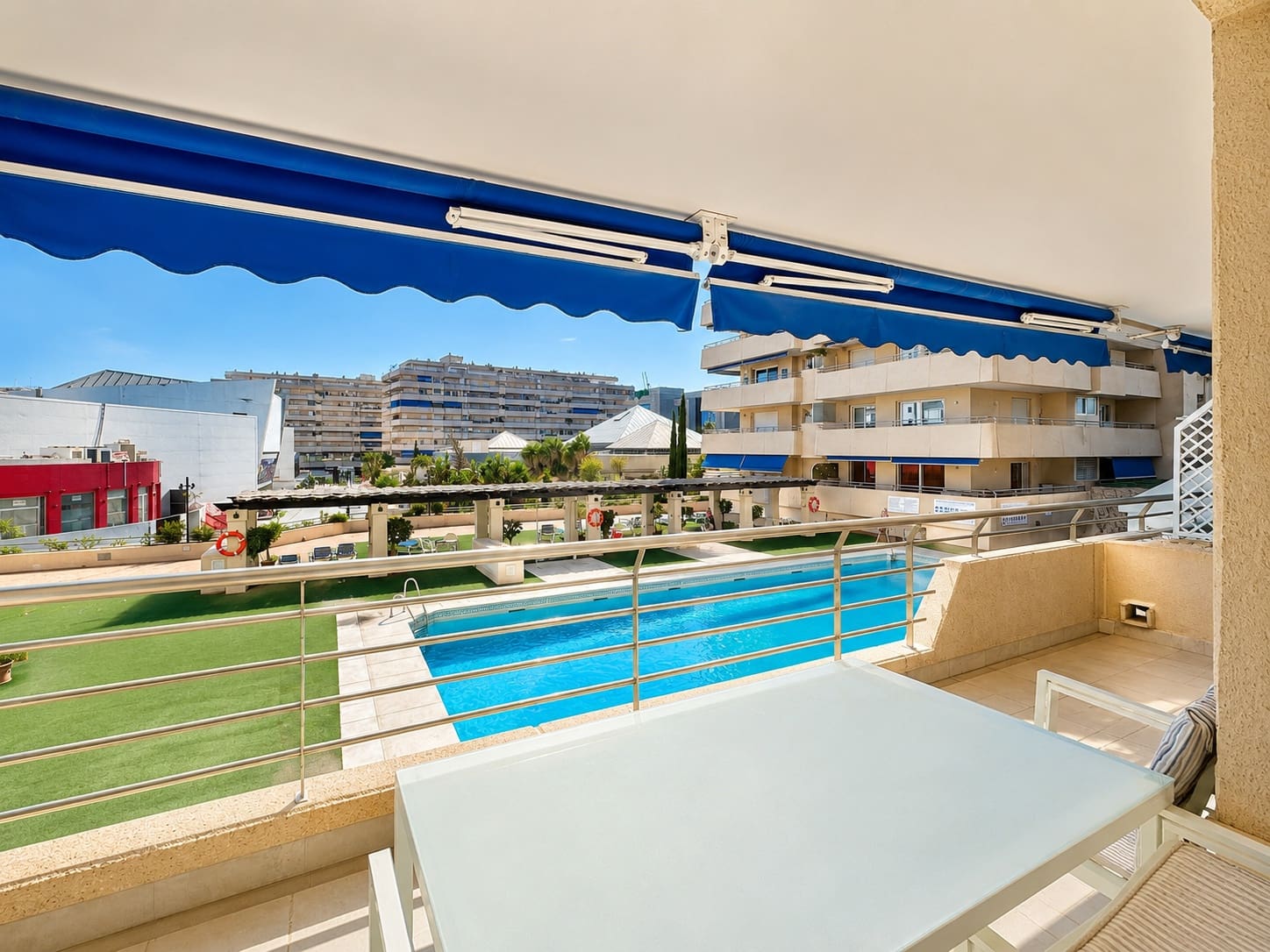 2 soveværelse Lejlighed til salg i Marbella med swimmingpool garage - € 550.000 (Ref: 9949857)