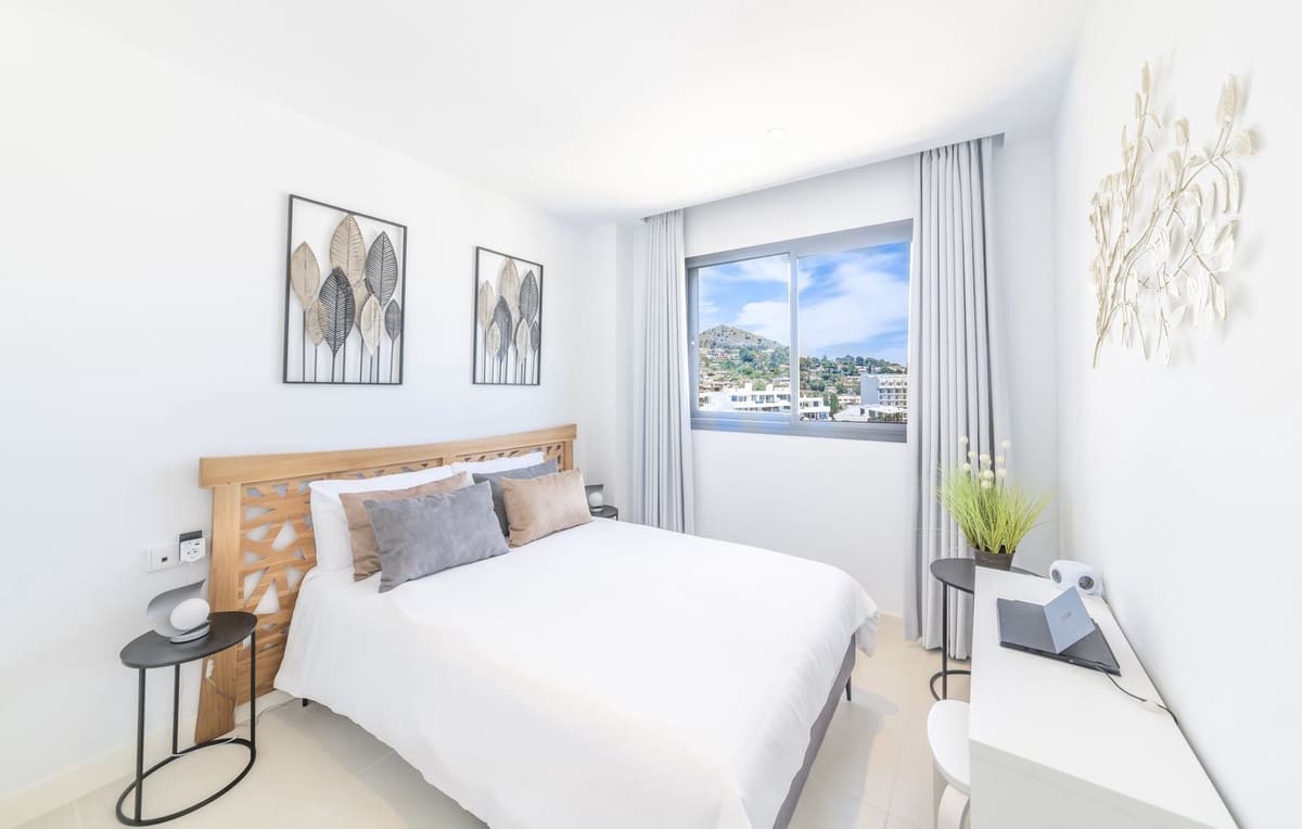 2 soverom Leilighet til salgs i Fuengirola med svømmebasseng garasje - € 567 000 (Ref: 9957654)