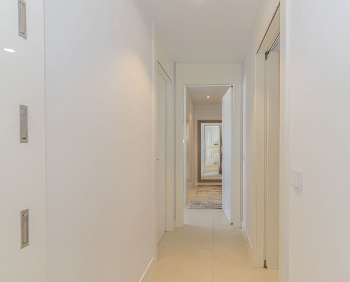 2 soverom Leilighet til salgs i Fuengirola med svømmebasseng garasje - € 567 000 (Ref: 9957654)