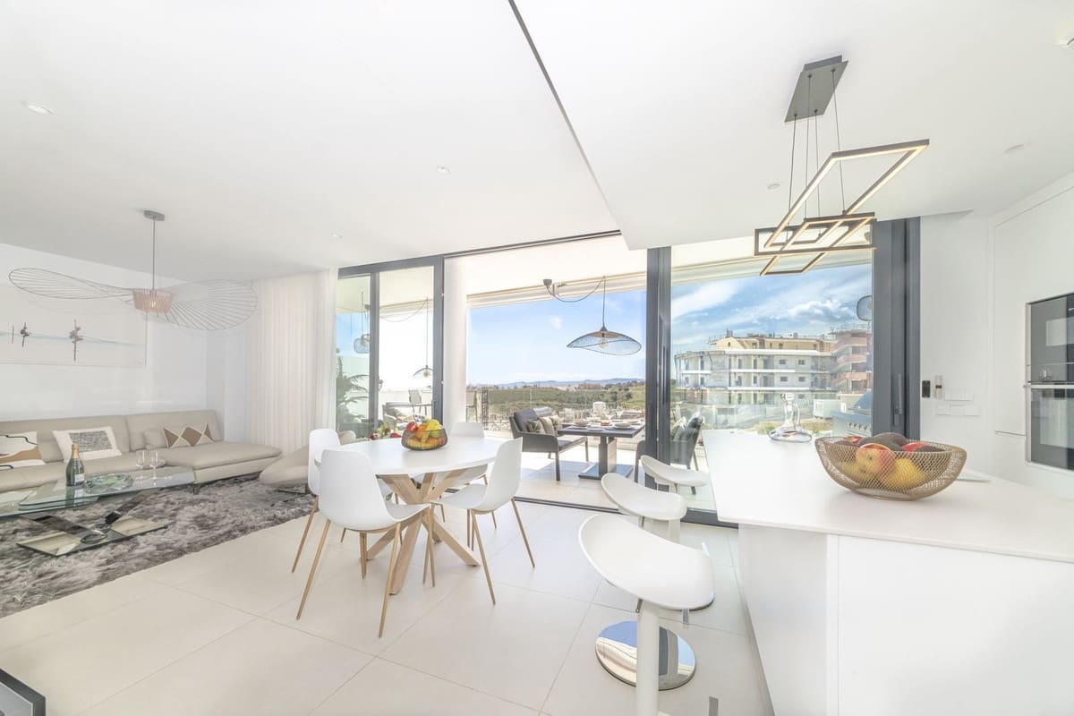 2 soverom Leilighet til salgs i Fuengirola med svømmebasseng garasje - € 567 000 (Ref: 9957654)