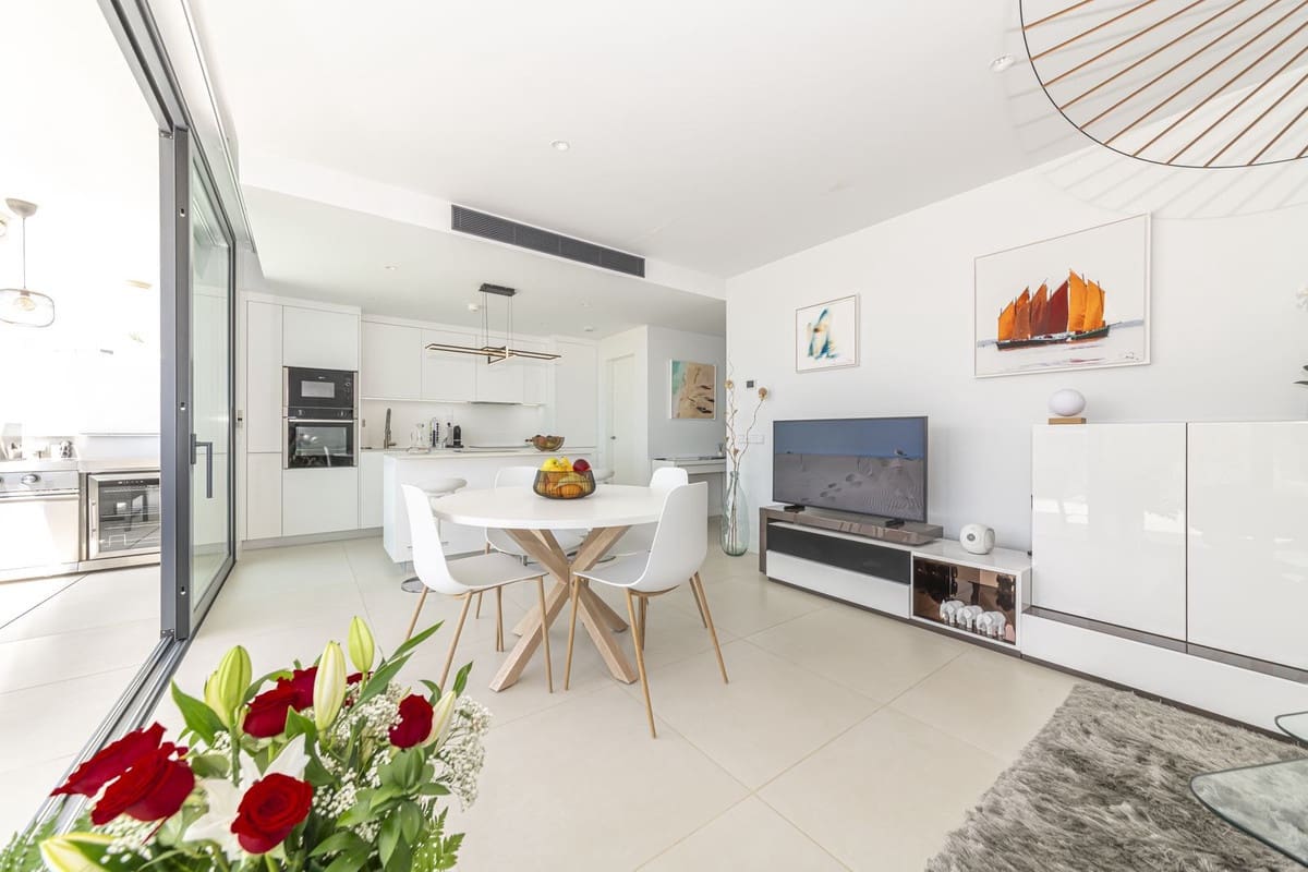 2 soverom Leilighet til salgs i Fuengirola med svømmebasseng garasje - € 567 000 (Ref: 9957654)
