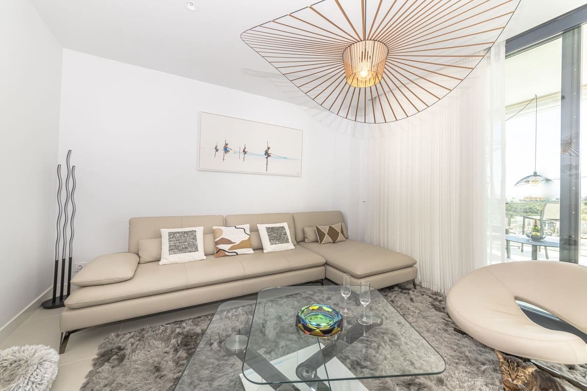 2 soverom Leilighet til salgs i Fuengirola med svømmebasseng garasje - € 567 000 (Ref: 9957654)