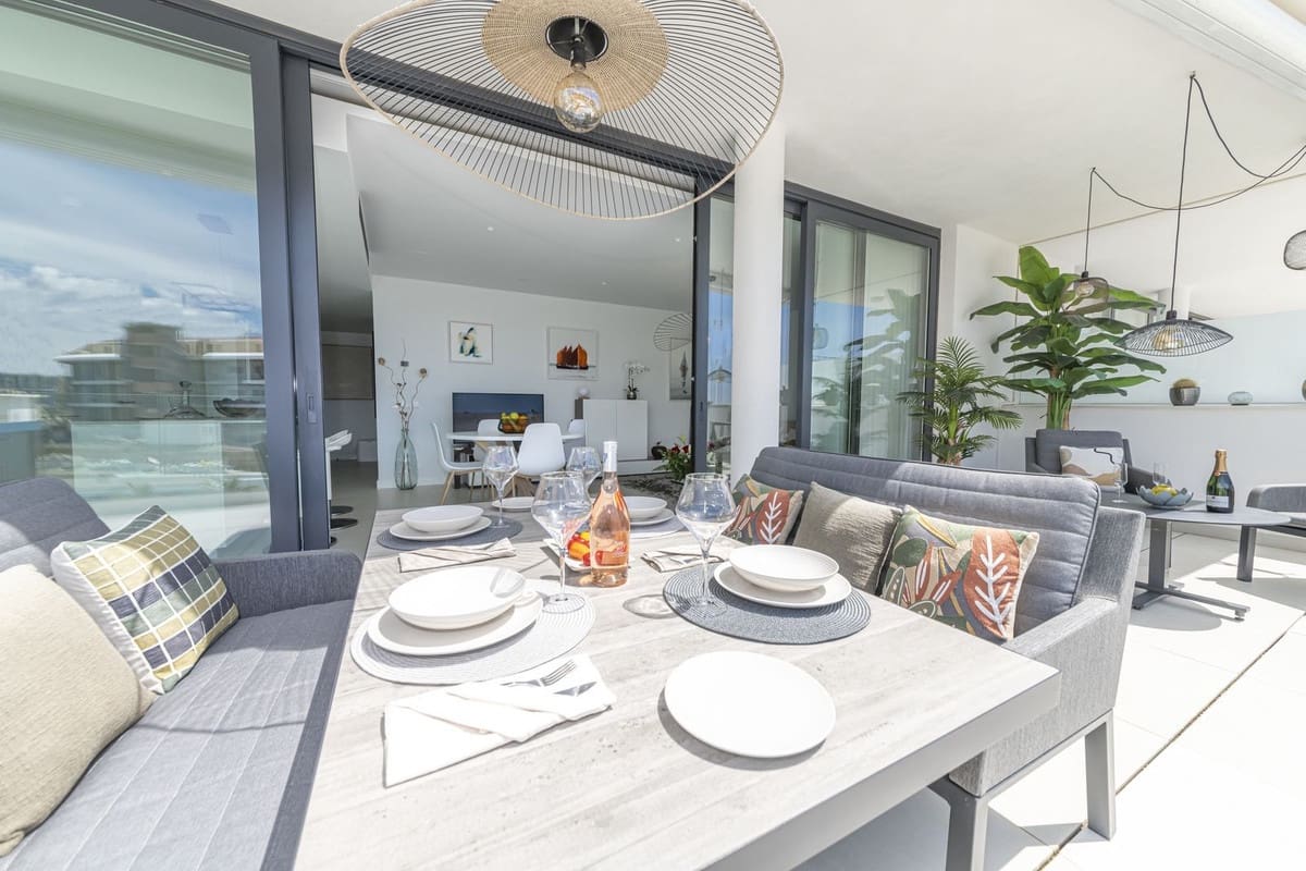 2 soverom Leilighet til salgs i Fuengirola med svømmebasseng garasje - € 567 000 (Ref: 9957654)