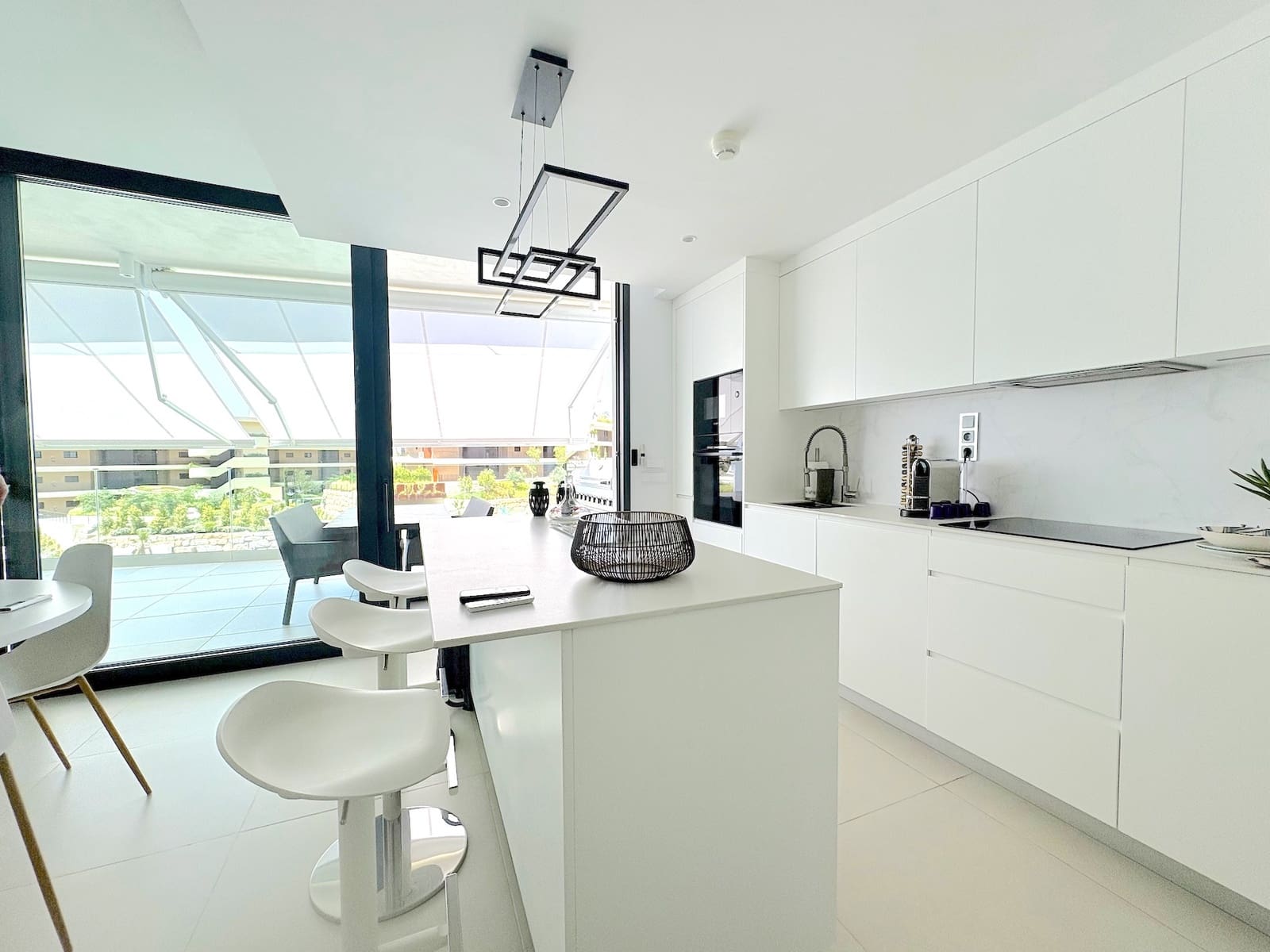2 soverom Leilighet til salgs i Fuengirola med svømmebasseng garasje - € 567 000 (Ref: 9957654)