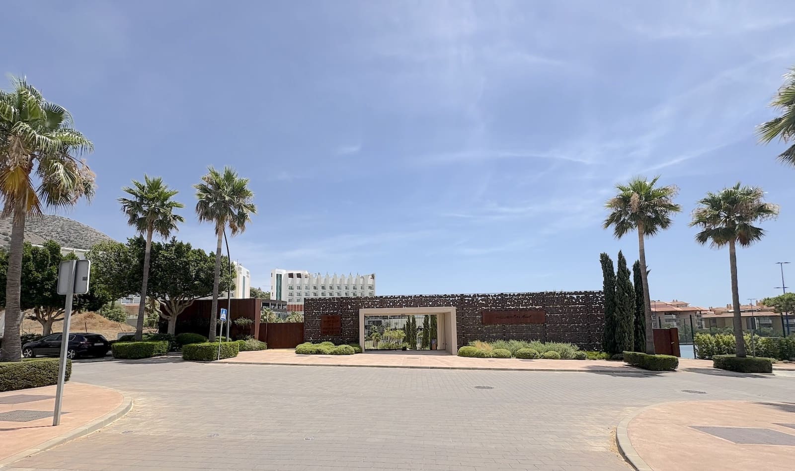2 soverom Leilighet til salgs i Fuengirola med svømmebasseng garasje - € 567 000 (Ref: 9957654)