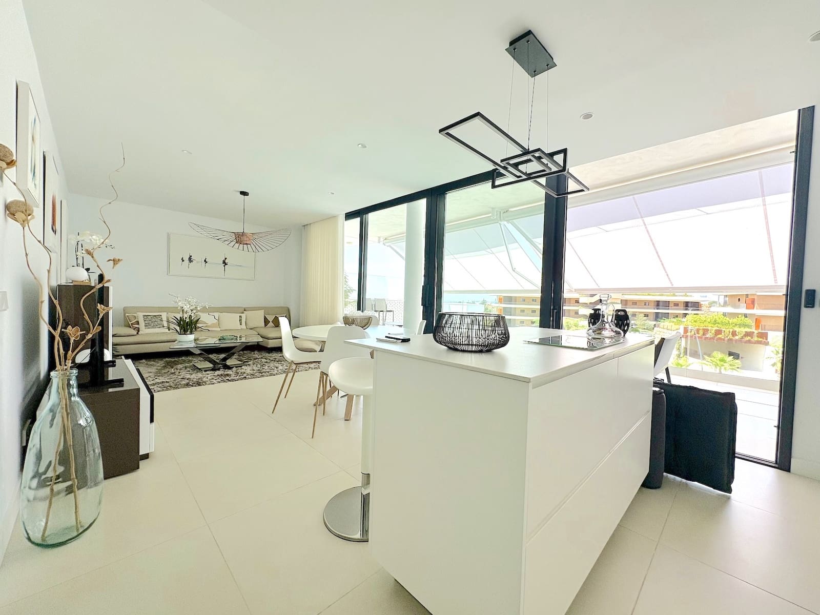 2 soverom Leilighet til salgs i Fuengirola med svømmebasseng garasje - € 567 000 (Ref: 9957654)