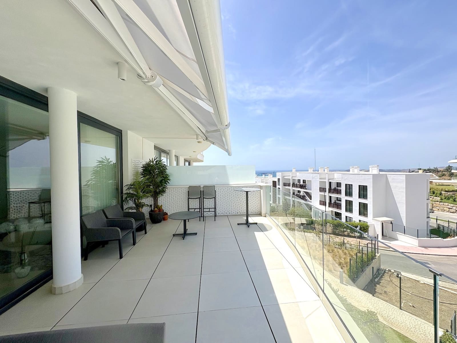 2 soverom Leilighet til salgs i Fuengirola med svømmebasseng garasje - € 567 000 (Ref: 9957654)