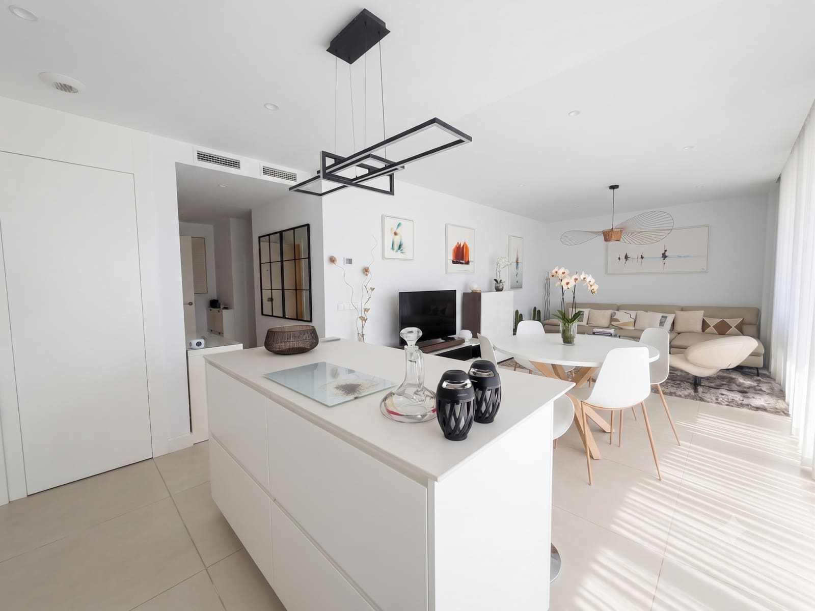 2 soverom Leilighet til salgs i Fuengirola med svømmebasseng garasje - € 567 000 (Ref: 9957654)