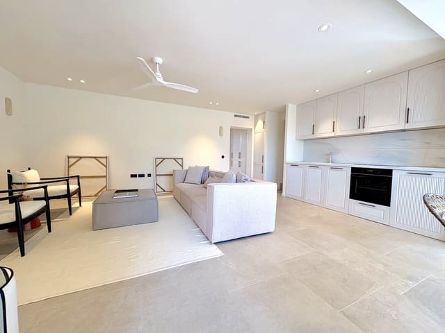 2 chambre Appartement à vendre à Benalmadena Costa, Benalmádena avec piscine garage - 489 000 € (Ref: 9962770)