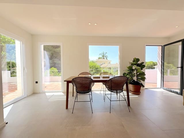 2 chambre Appartement à vendre à Benalmadena Costa, Benalmádena avec piscine garage - 489 000 € (Ref: 9962770)