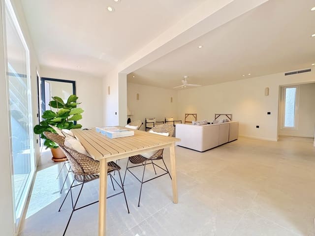 2 soverom Leilighet til salgs i Benalmadena Costa, Benalmádena med svømmebasseng garasje - € 489 000 (Ref: 9962770)
