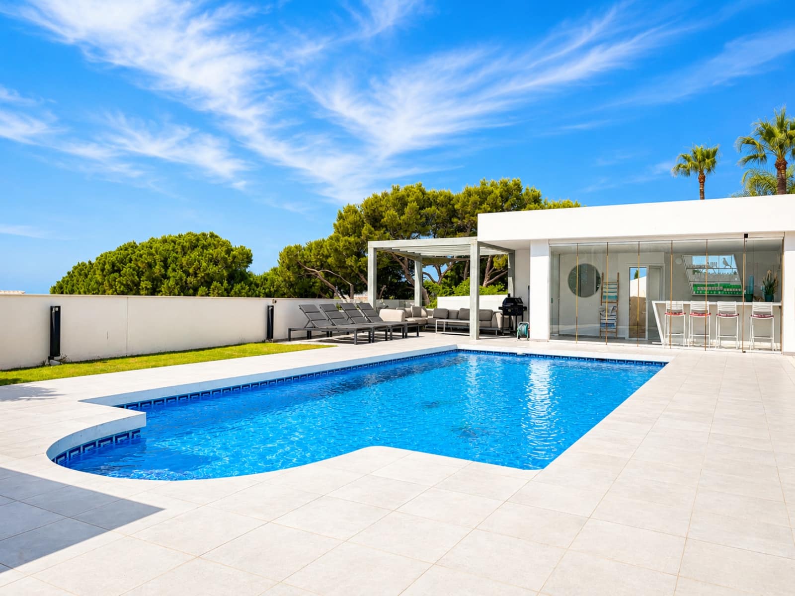 4 soverom Villa til salgs i La Cala de Mijas med svømmebasseng garasje - € 2 095 000 (Ref: 9965343)