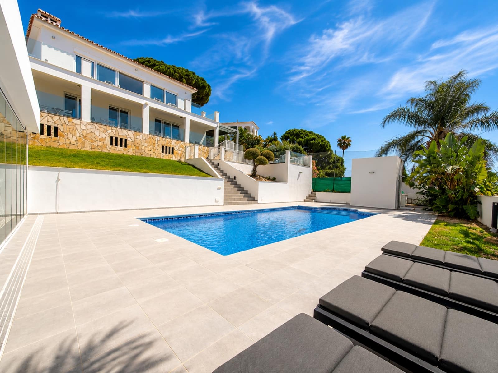 4 soverom Villa til salgs i La Cala de Mijas med svømmebasseng garasje - € 2 095 000 (Ref: 9965343)