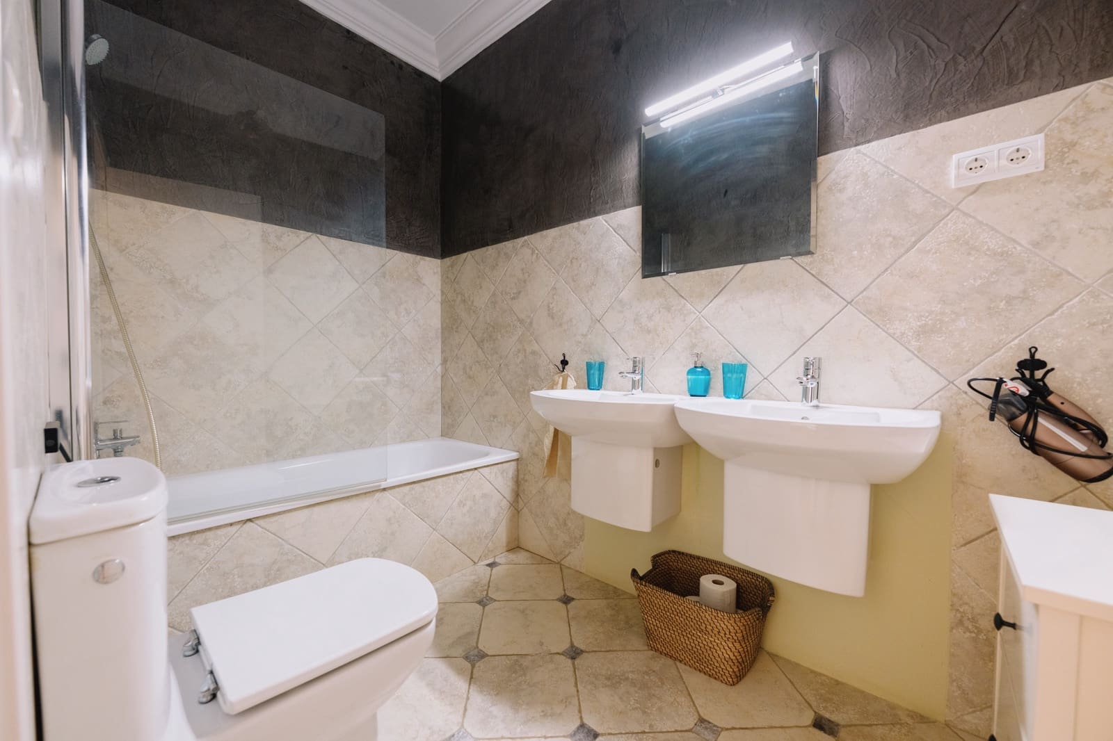 6 quarto Quinta/Casa Rural para venda em Setenil de las Bodegas com piscina garagem - 1 495 000 € (Ref: 9965344)