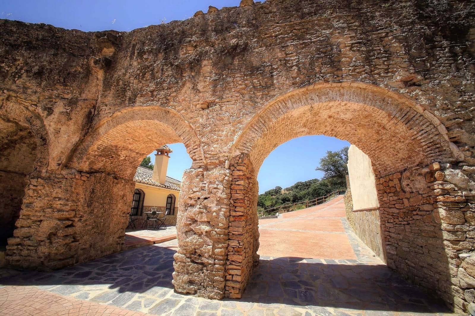 6 quarto Quinta/Casa Rural para venda em Setenil de las Bodegas com piscina garagem - 1 495 000 € (Ref: 9965344)