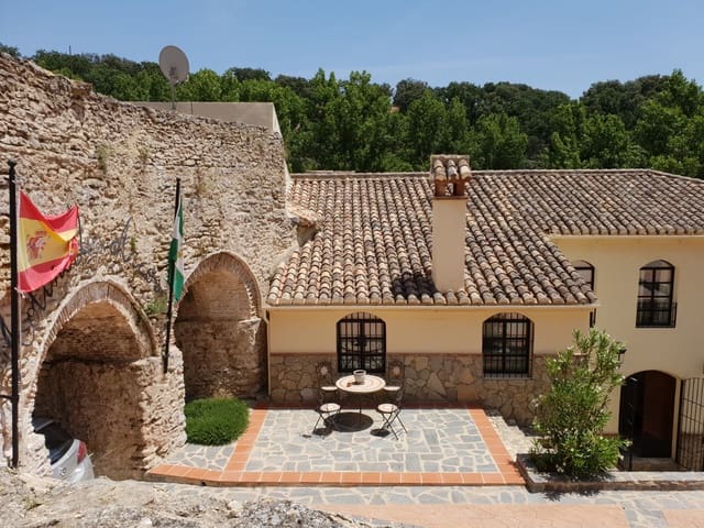 6 sovrum Finca/Hus på landet till salu i Setenil de las Bodegas med pool garage - 1 495 000 € (Ref: 9965344)